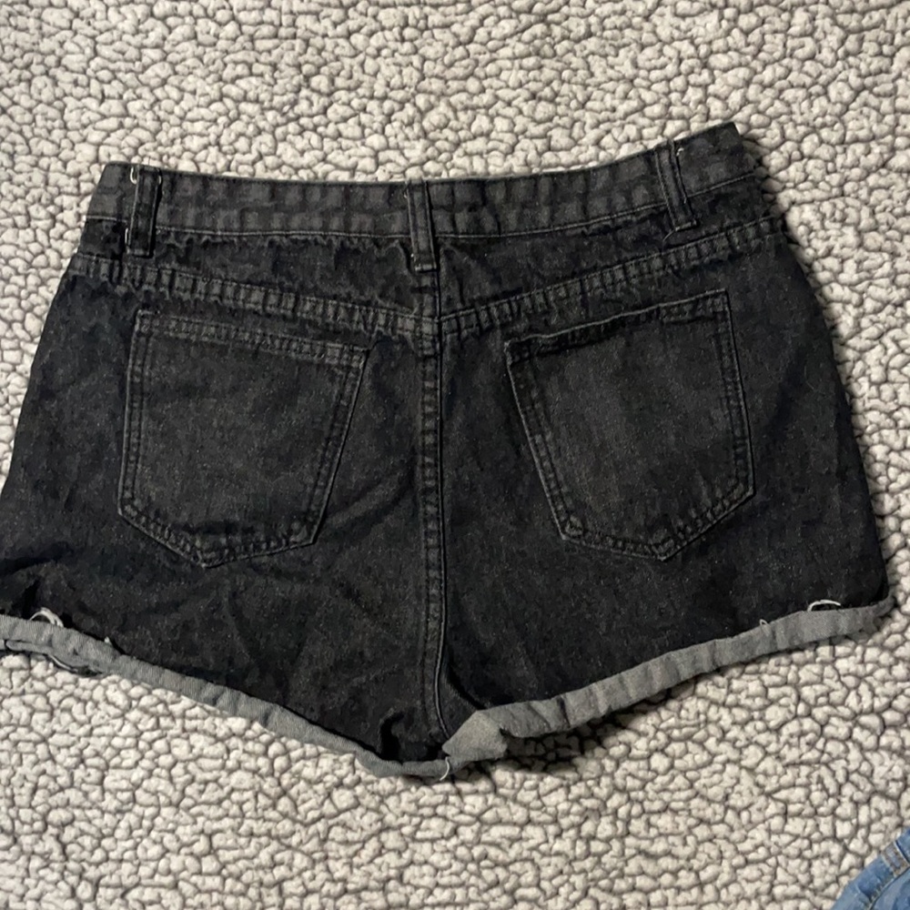 Black cut off denim jeans - Picture 5 of 10